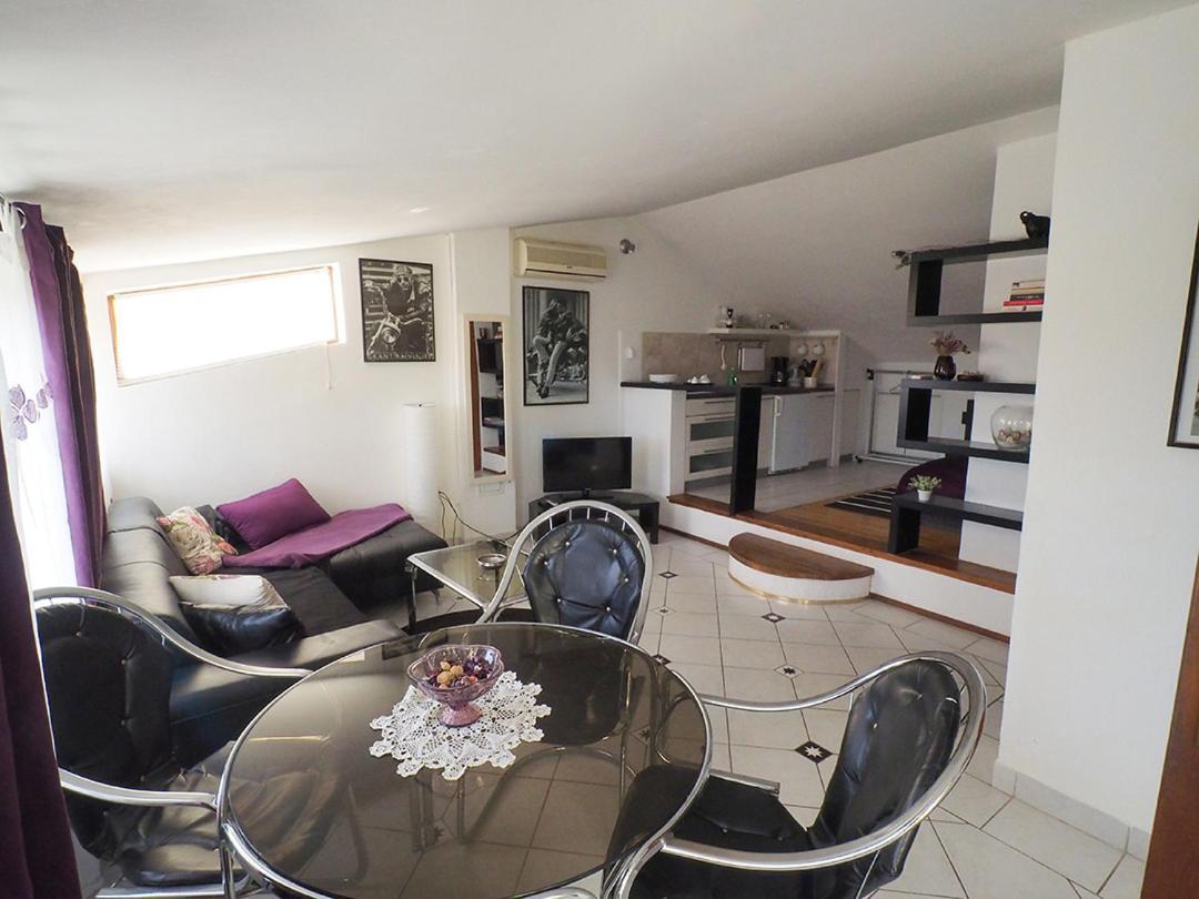 Dea Apartments Pula Bilik gambar